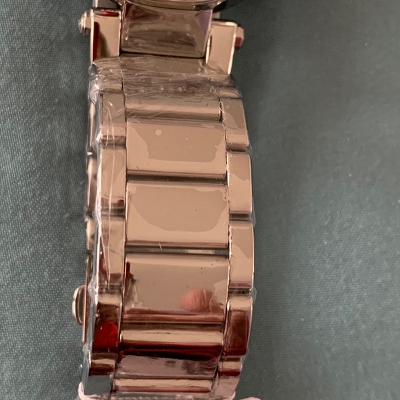 Watch - Picture 3 of 3